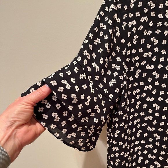 LOFT Outlet Floral Blouse black with light pink flowers. Double peplum sleeves - Picture 3 of 10